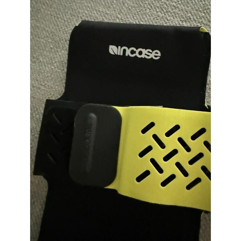 INCASE Sports iPhone 6 or 6S Armband Running Gym Retail $40